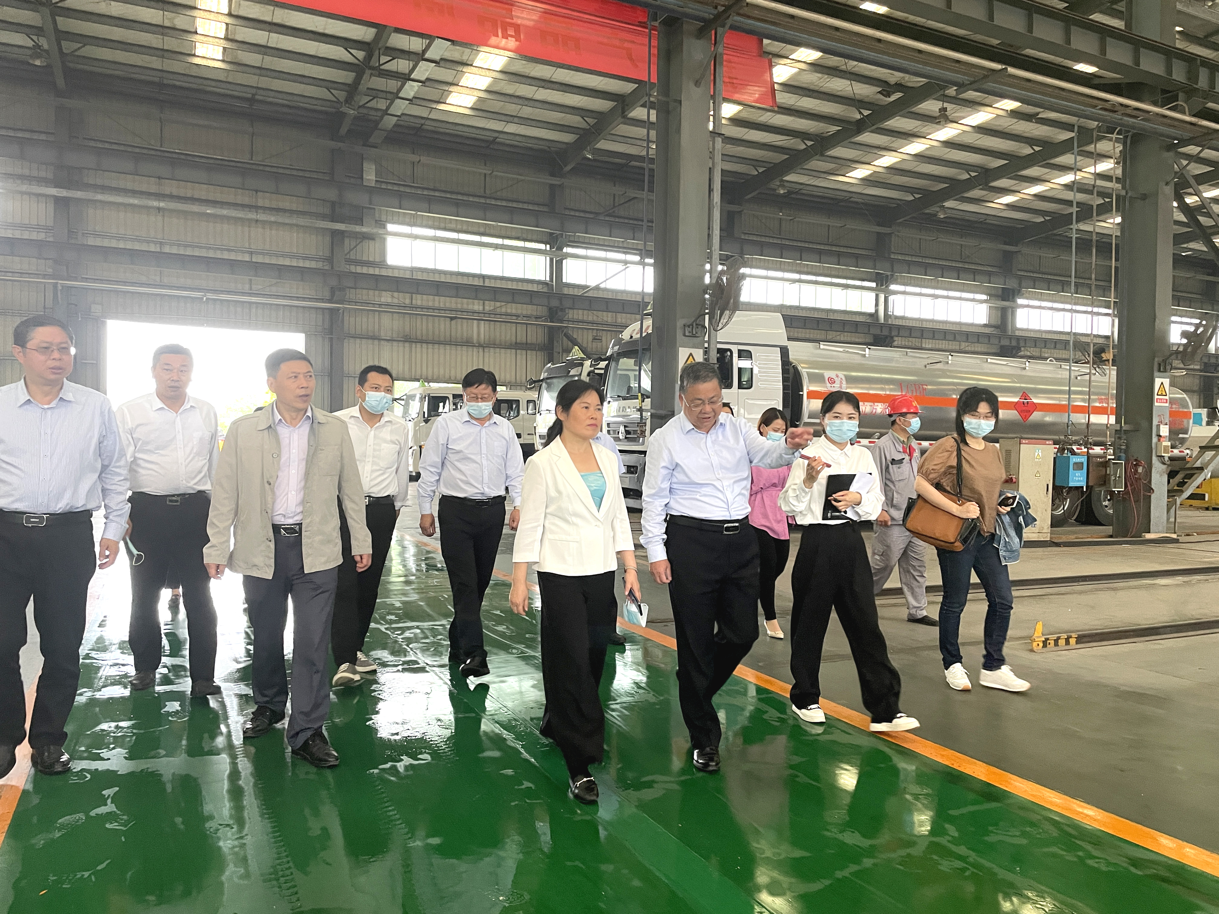 市委常委、市委統(tǒng)戰(zhàn)部部長舒敏等領導一行蒞臨楚勝調(diào)研