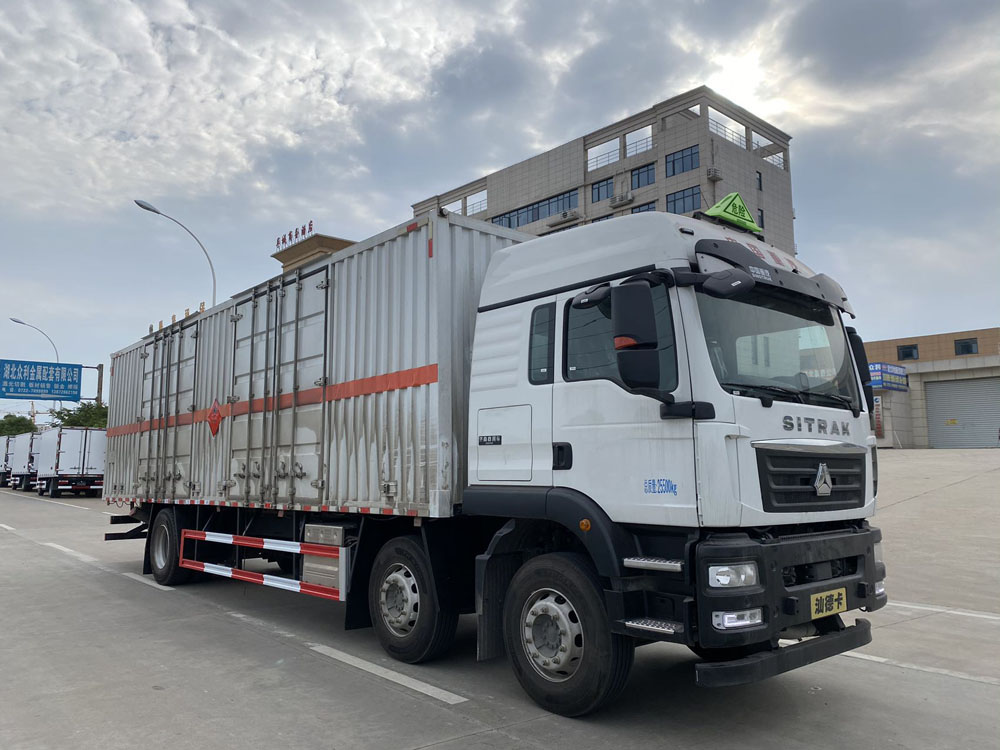 易燃液體廂式運(yùn)輸車，廂式運(yùn)輸車，楚勝汽車集團(tuán)